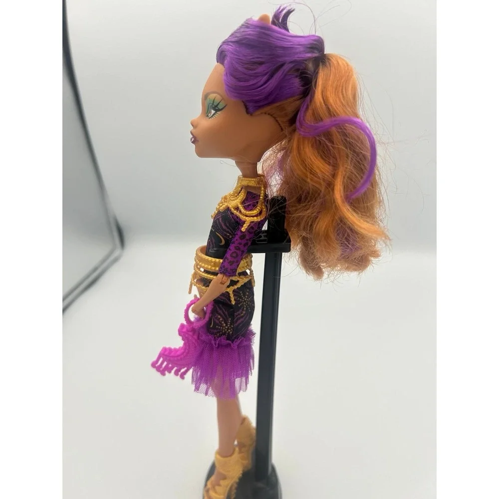 Monster High Fights,Camera, Action Black Carpet Clawdeen fashion doll